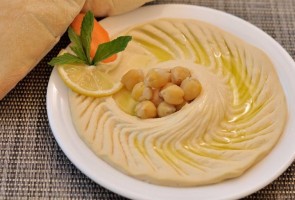 طبق حمص كبير